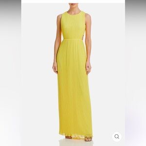 BCBGMaxazaria Column pleated Dress Gown in Yellow, Size 2